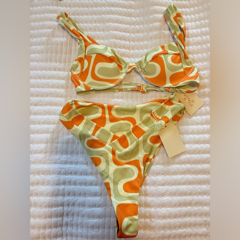 NWT Aurelle bikini size M